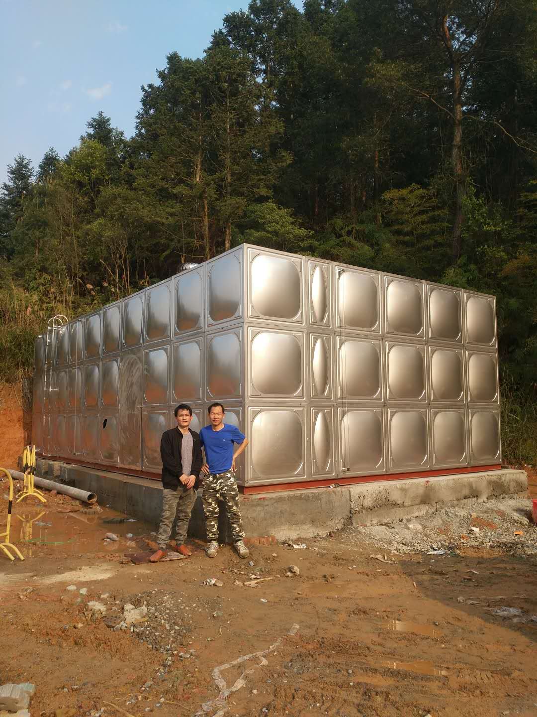 三江北服务区项目不锈钢水箱安装案例
